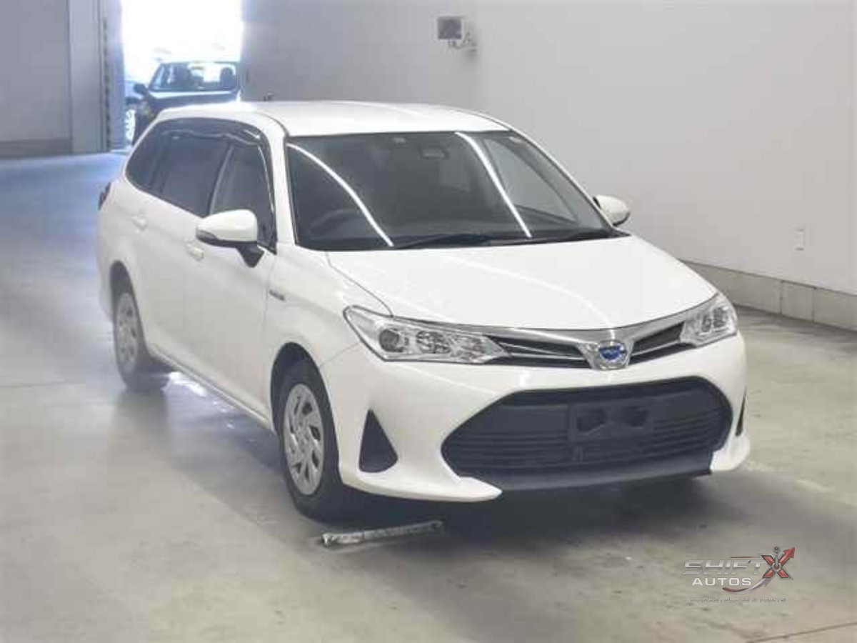Toyota Corolla Fielder Hybrid 2021