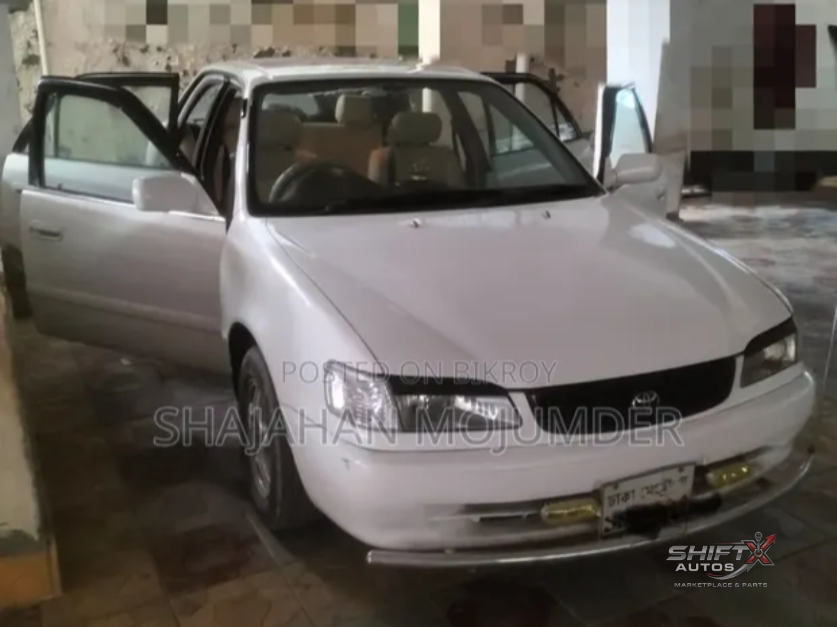 Toyota Corolla 1997 White