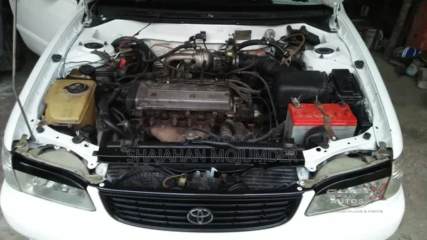 Toyota Corolla 1997 White
