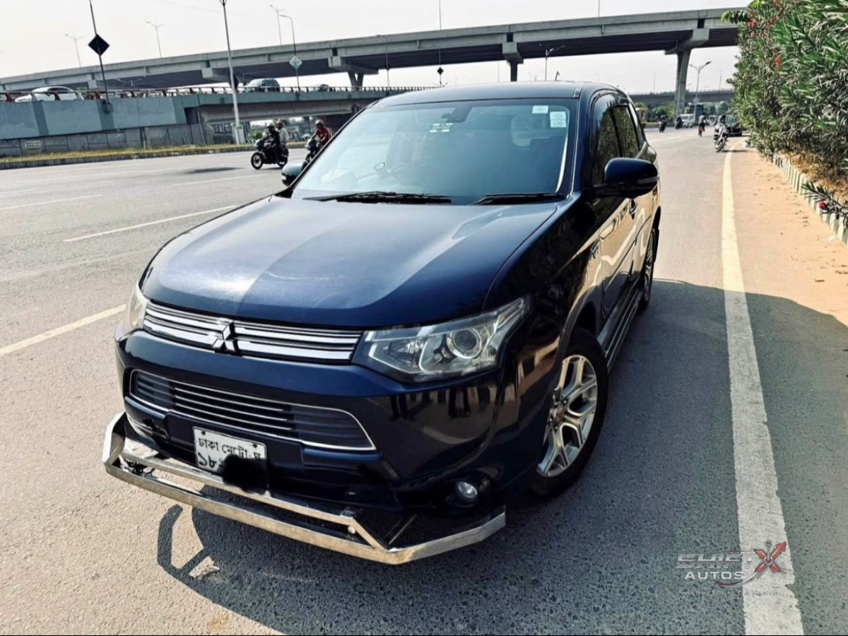 Mitsubishi Outlander PHEV 2013 sunroof