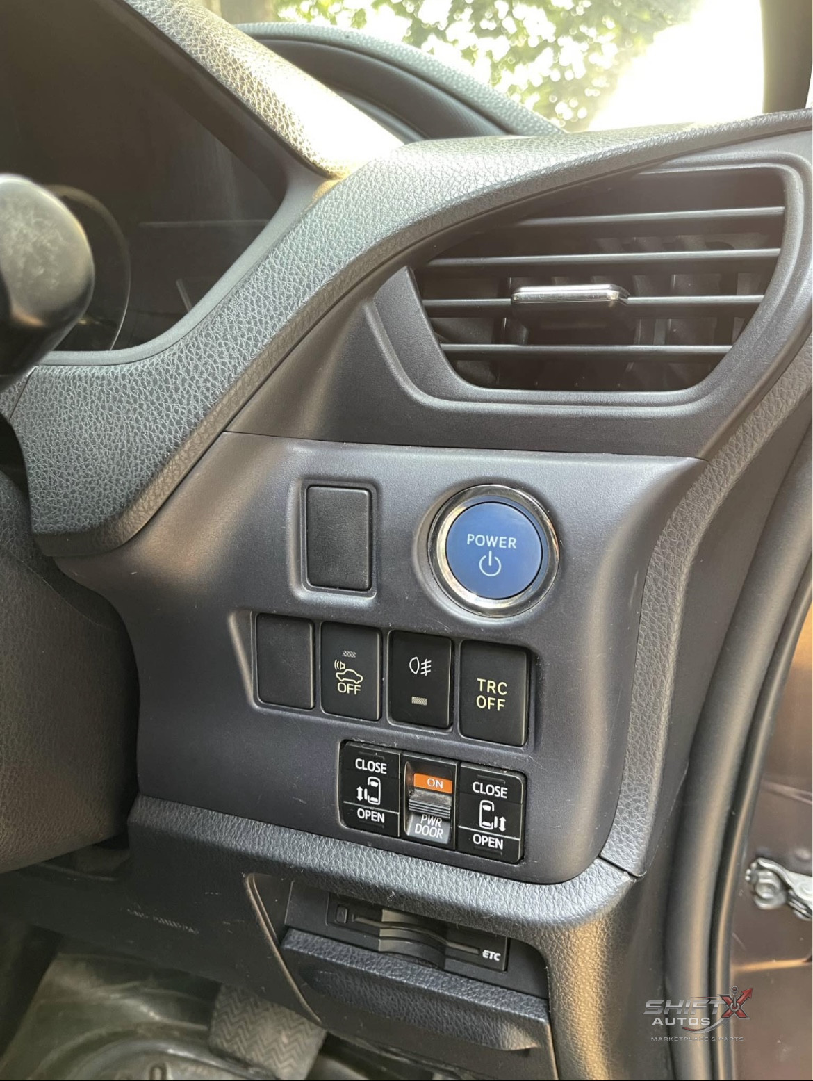Toyota Noah Esquire 2015