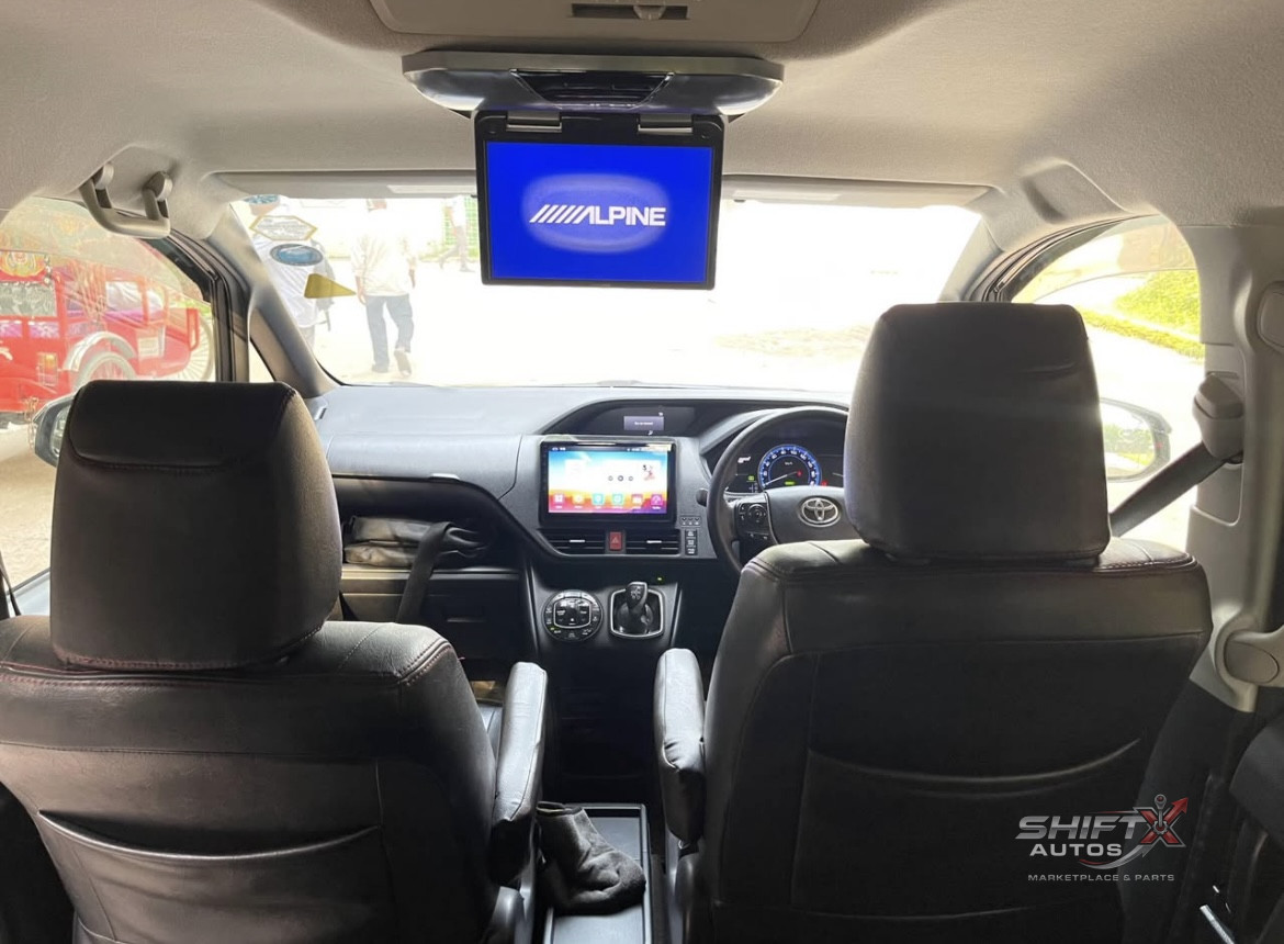 Toyota Noah Esquire 2015