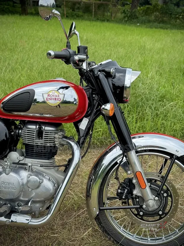 Royal Enfield Classic 350 2025 Red