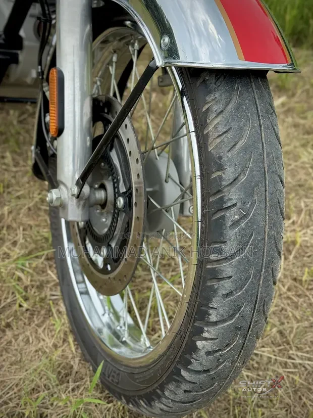 Royal Enfield Classic 350 2025 Red