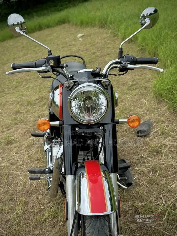 Royal Enfield Classic 350 2025 Red