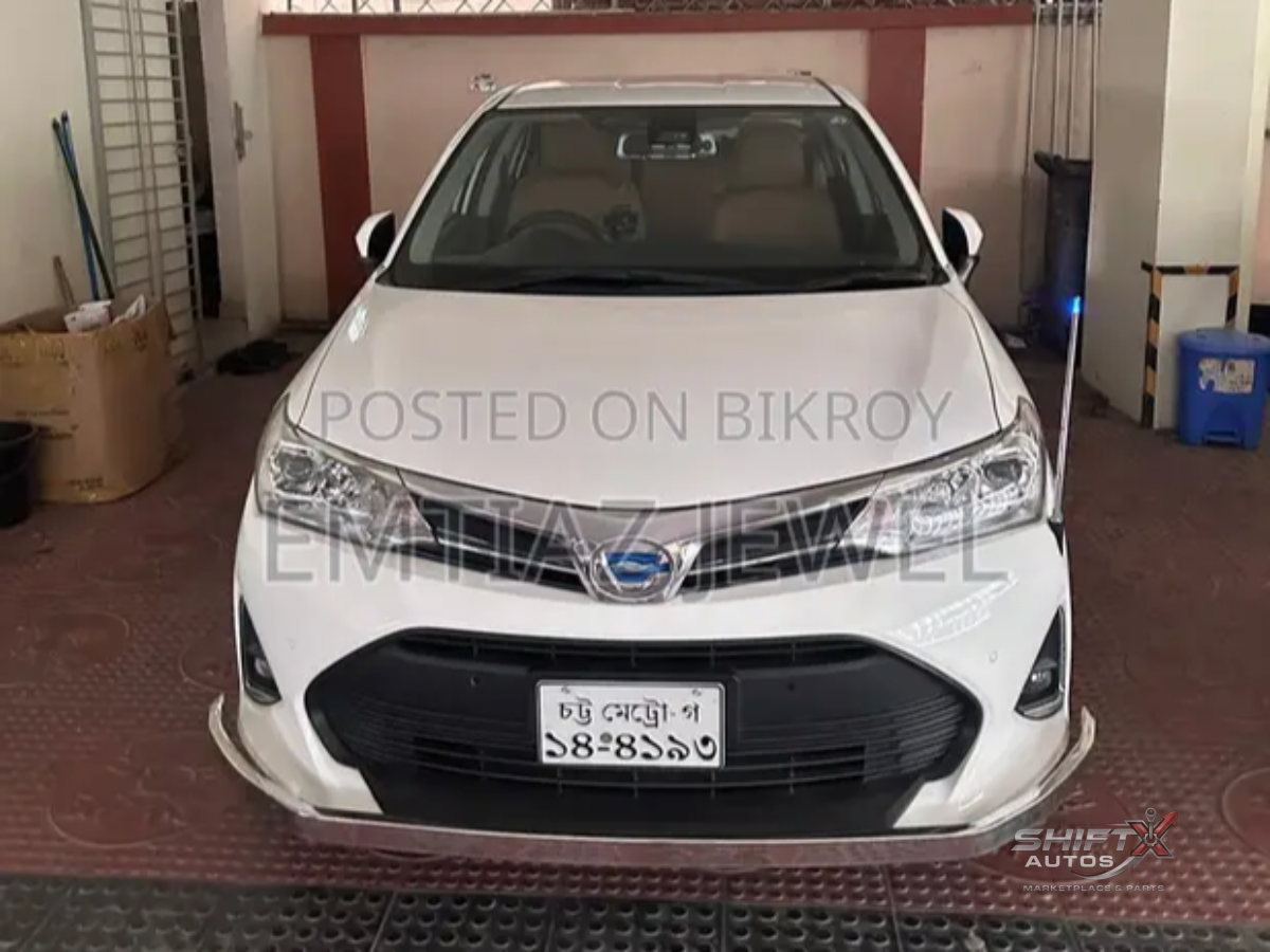 Toyota Axio Hybrid 2018 White