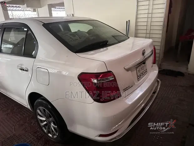 Toyota Axio Hybrid 2018 White