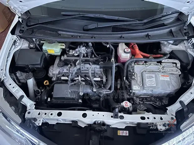 Toyota Axio Hybrid 2018 White
