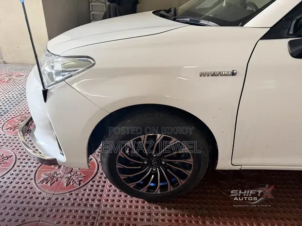 Toyota Axio Hybrid 2018 White
