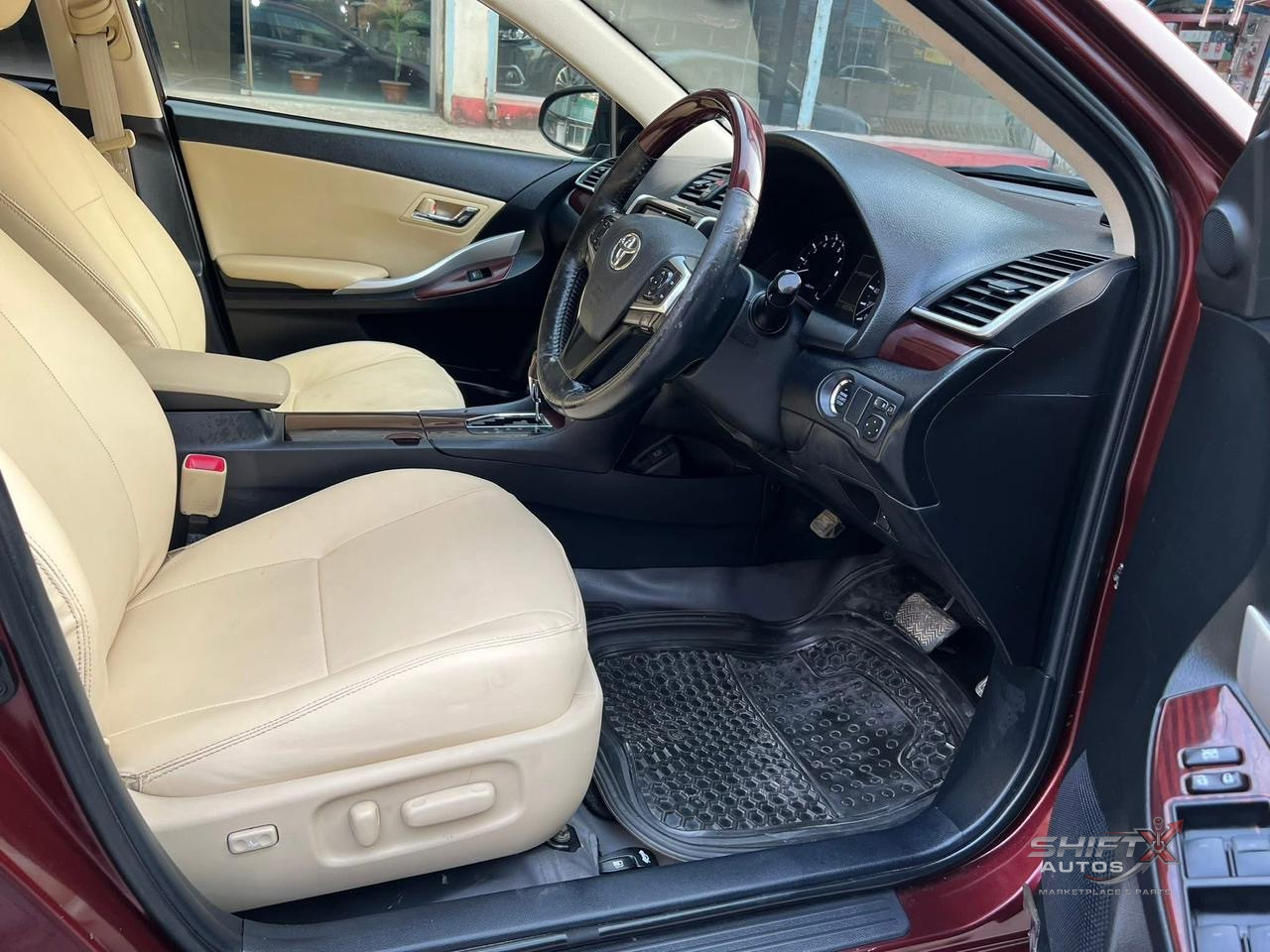 Toyota Premio F 2019