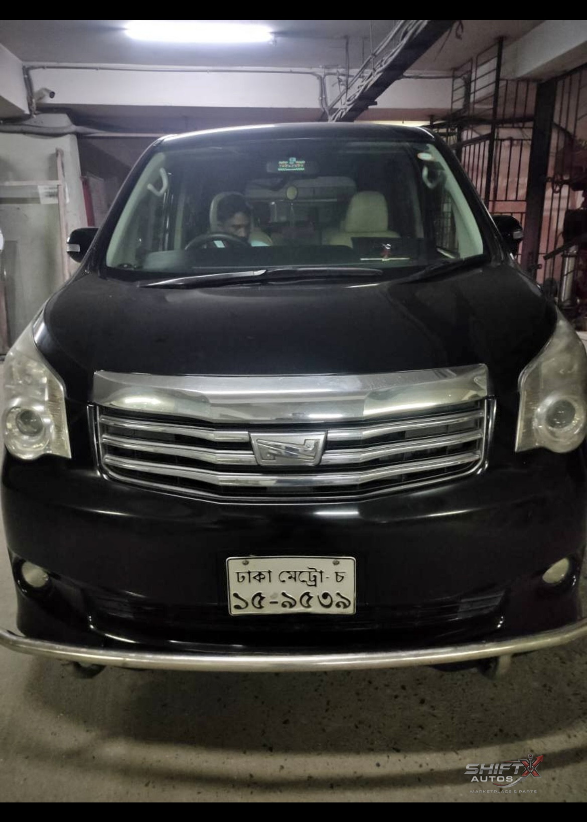 Toyota X Noah 2010
