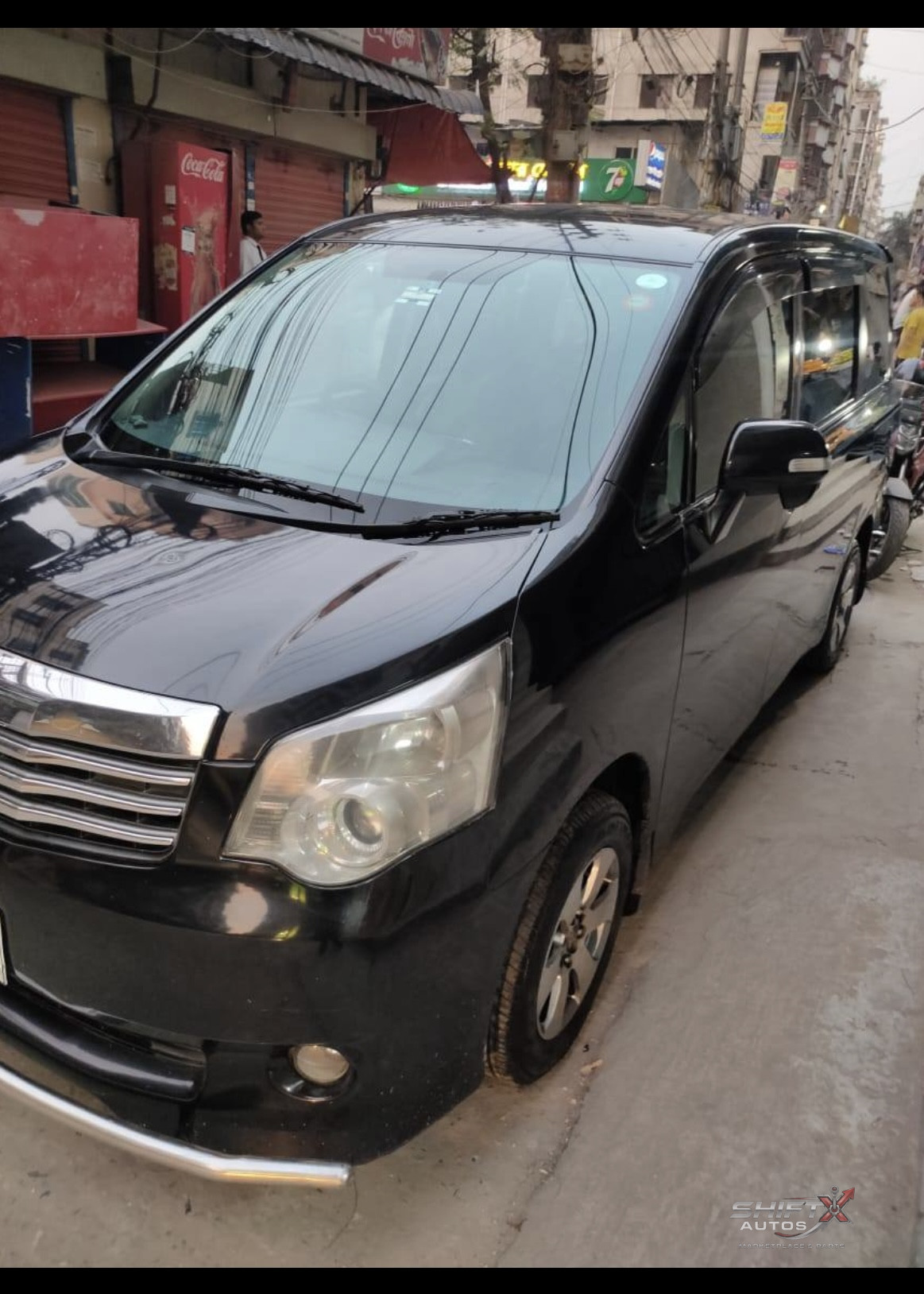 Toyota X Noah 2010