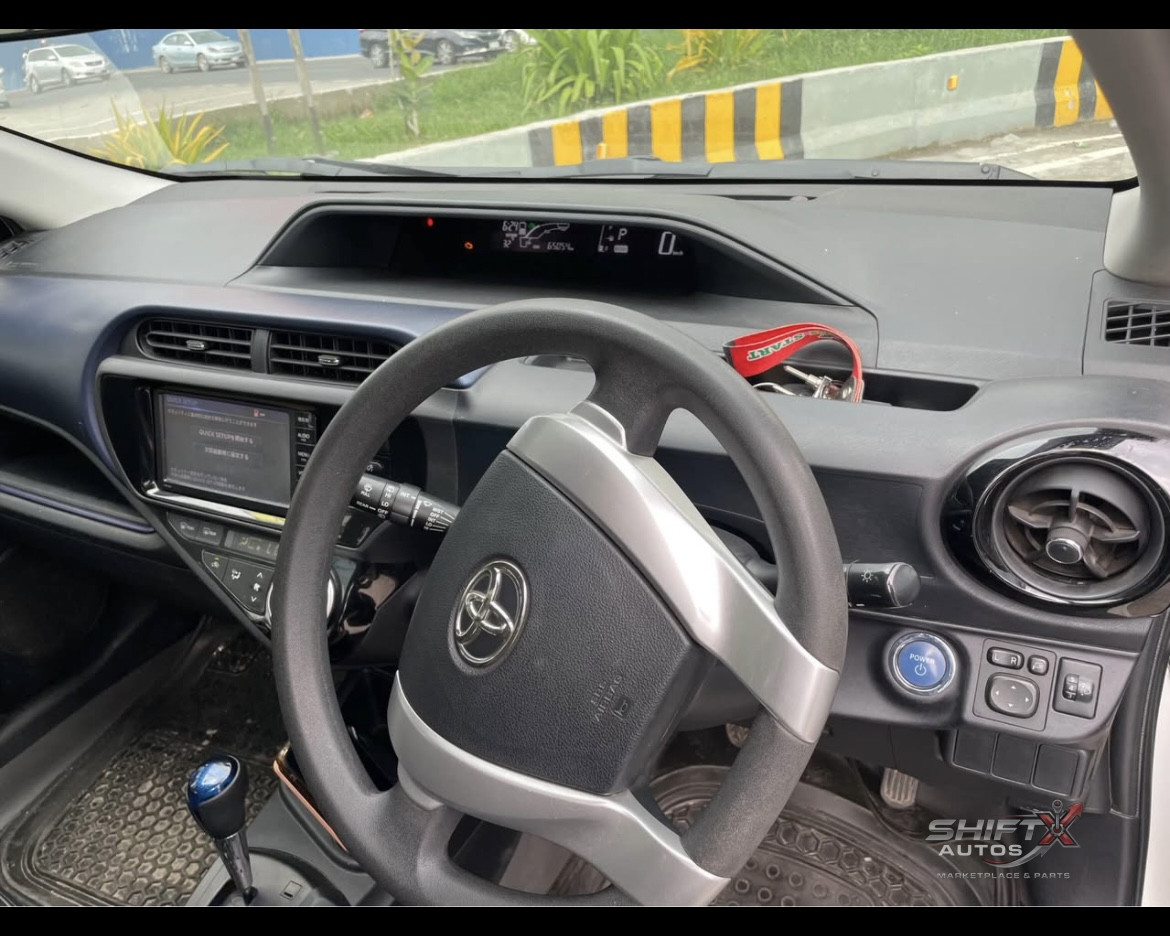 Toyota Aqua Hybrid 2016