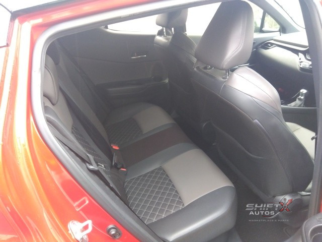 Toyota C-HR G Pkg 2020 (Two Tone)
