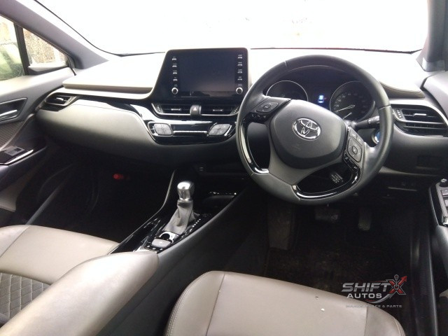 Toyota C-HR G Pkg 2020 (Two Tone)