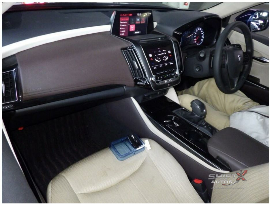 Toyota Crown G Pkg 2020 Hyb