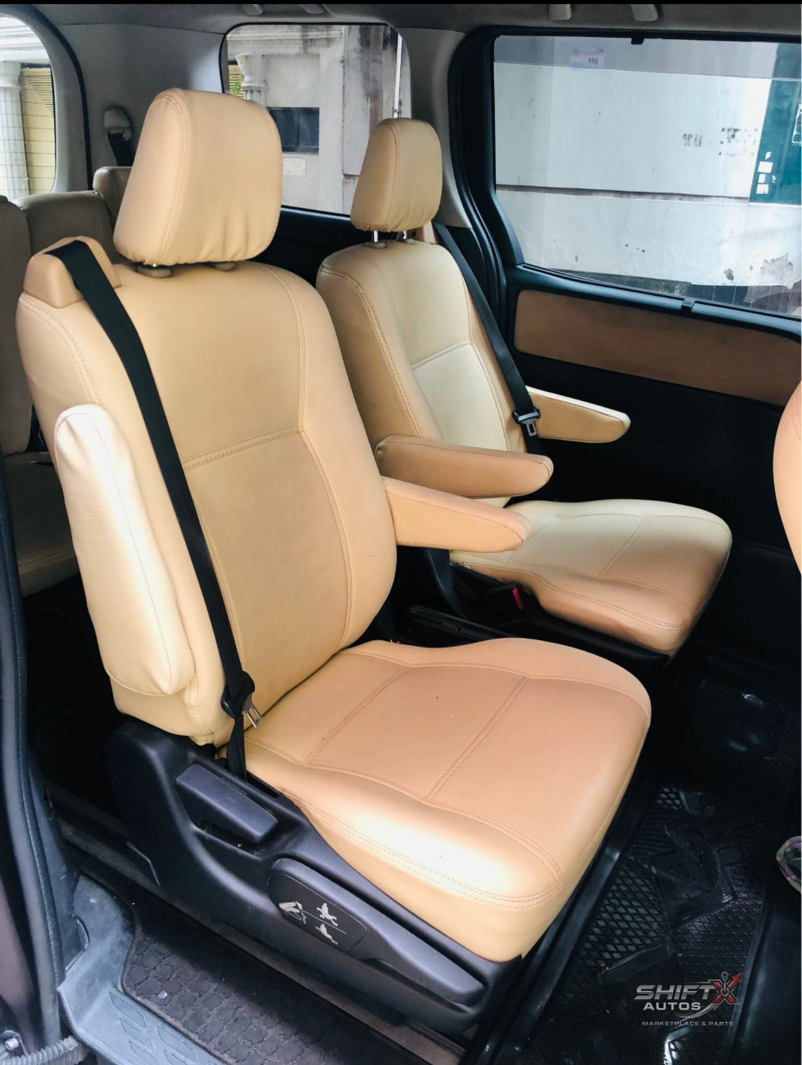 Toyota Noah Hybrid 2017 Gi Premium