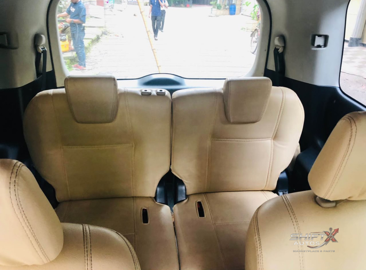 Toyota Noah Hybrid 2017 Gi Premium