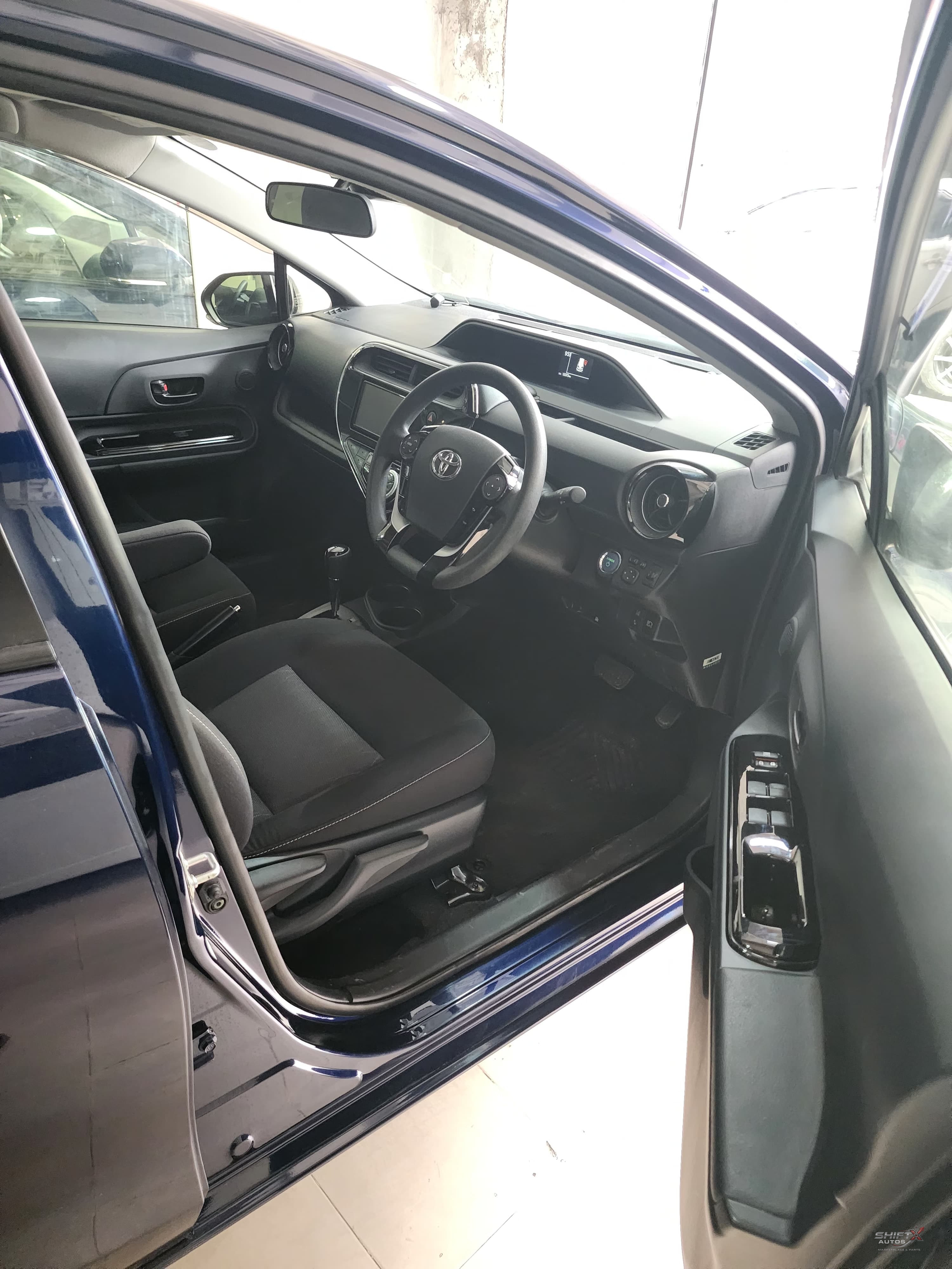 Toyota Aqua Hybrid 2021 (Recon)