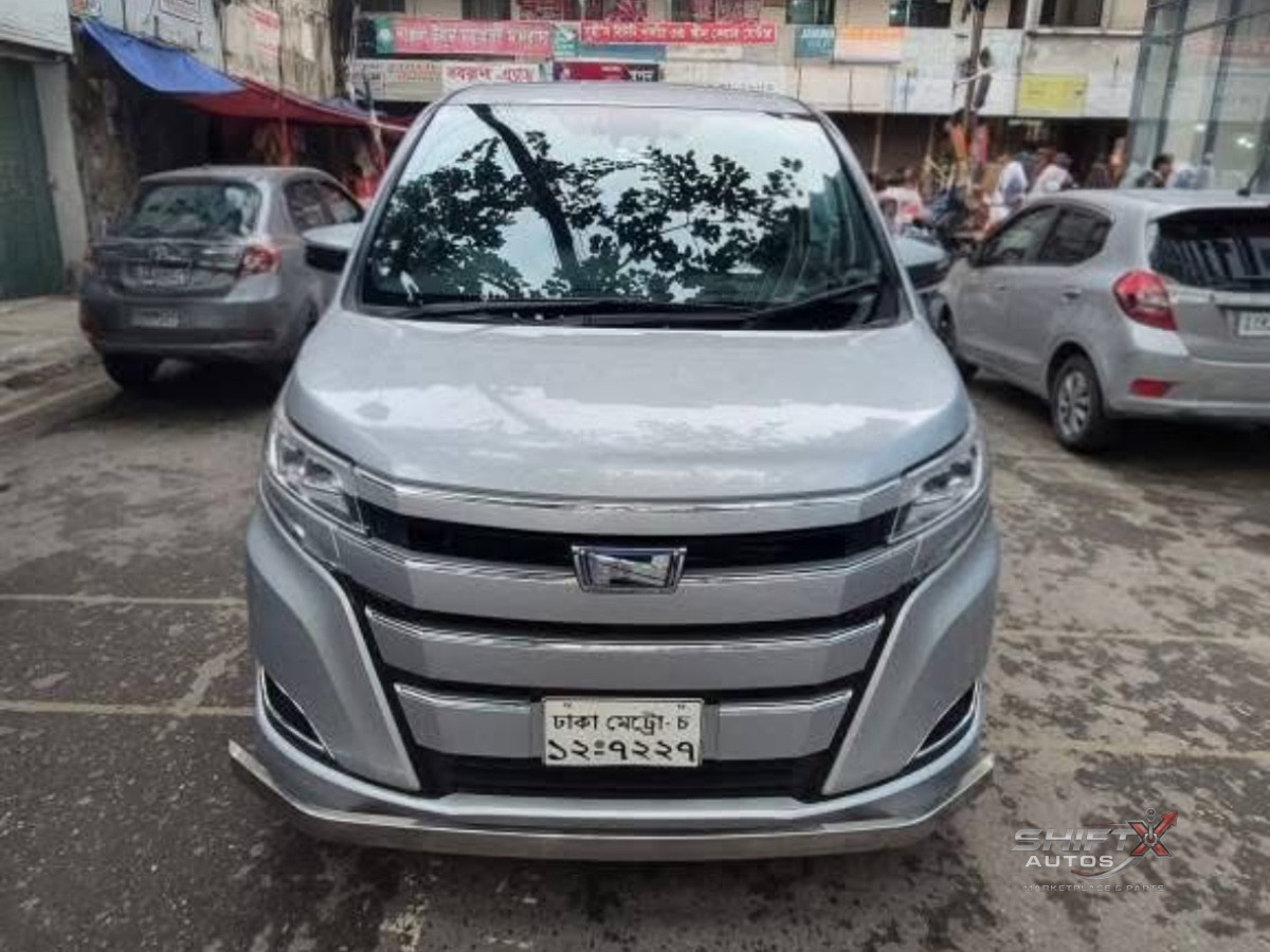 Toyota Noah Hybrid G Pkg 2019