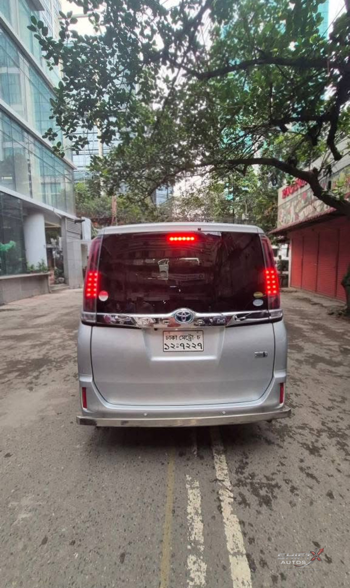 Toyota Noah Hybrid G Pkg 2019