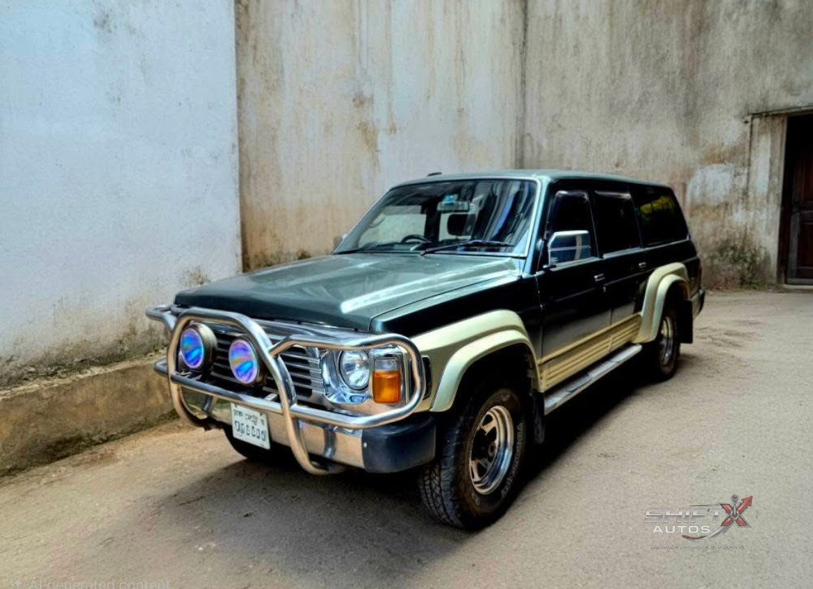Nissan Patrol Y60 1996 (Safari Edition)