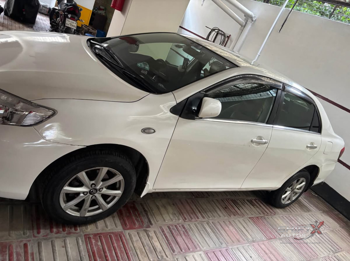 Toyota Axio 2012