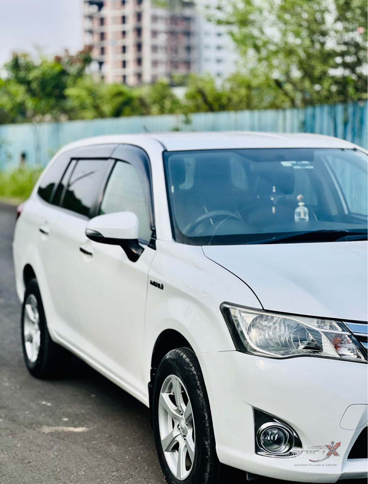 Toyota Corolla Fielder Hybrid 2015