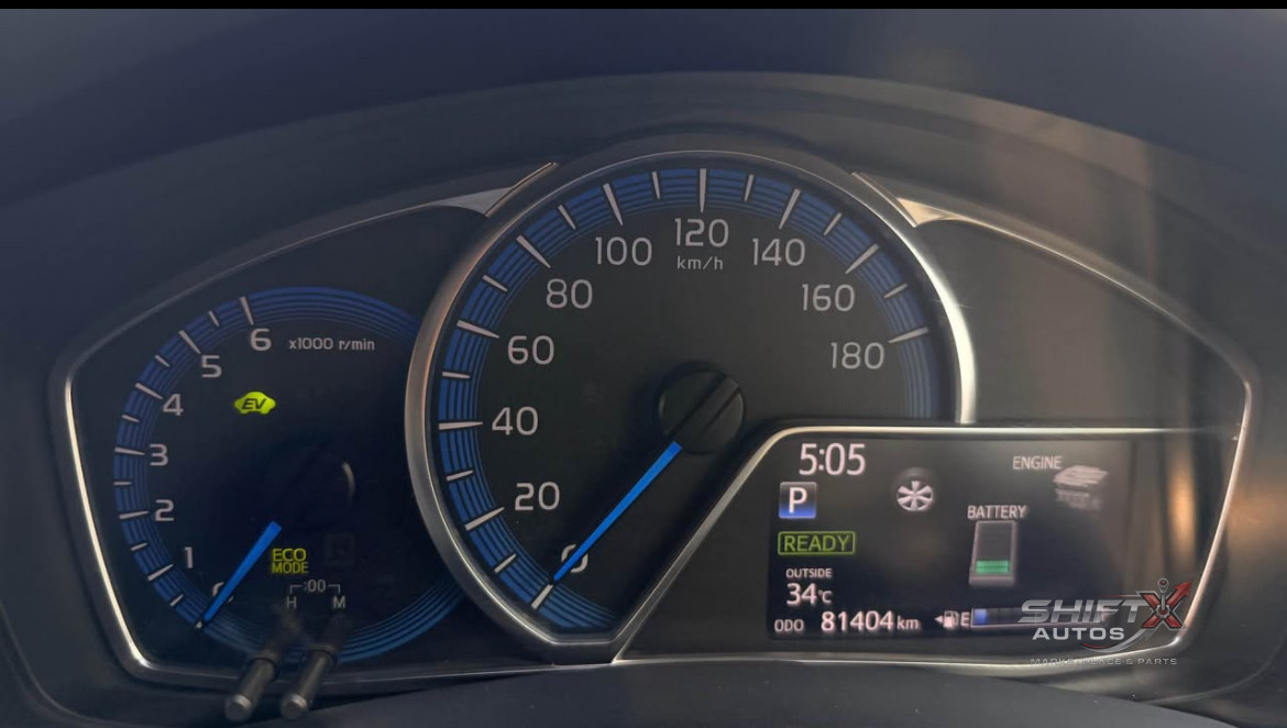 Toyota Corolla Fielder Hybrid 2015