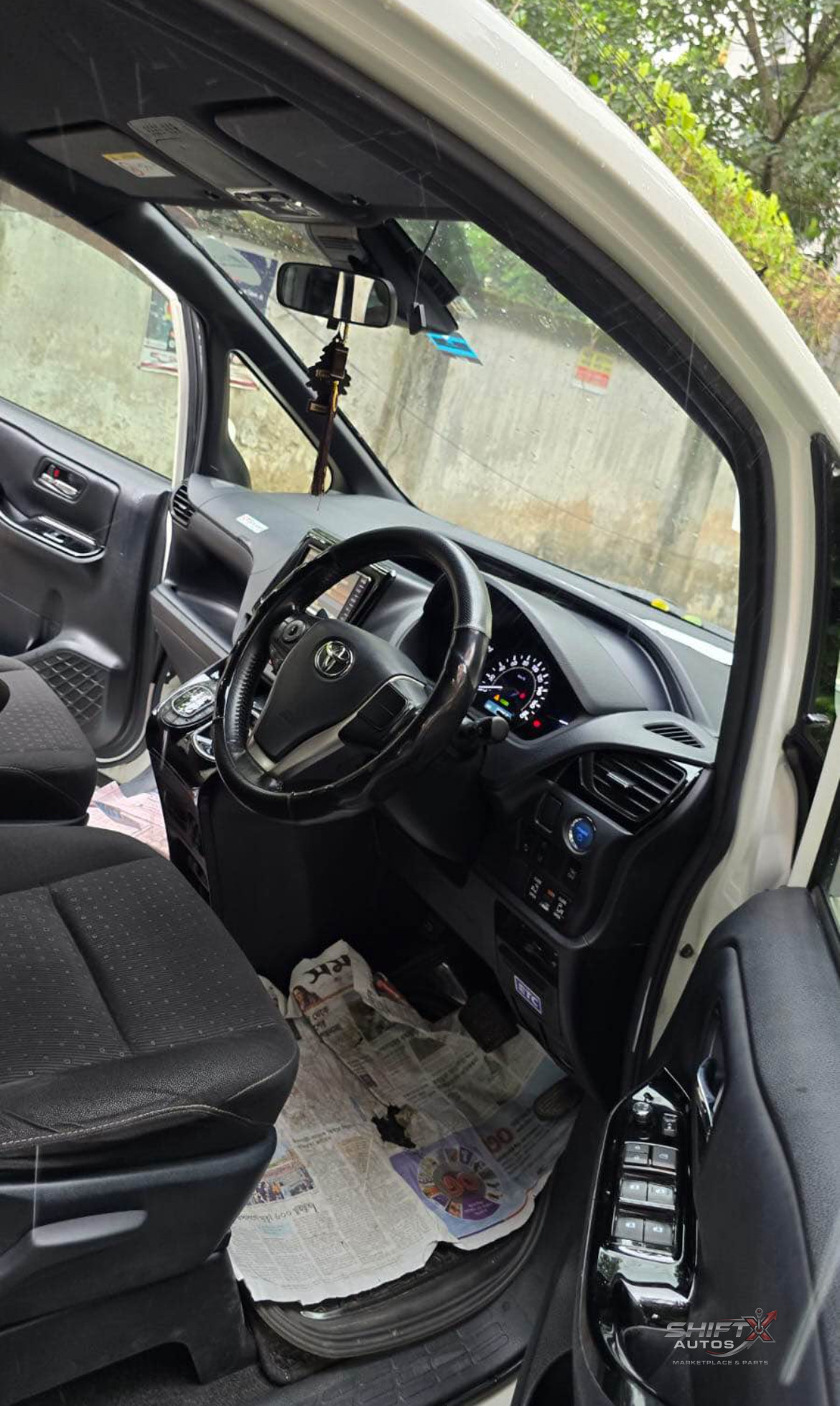 Toyota Esquire Hybrid Gi Premium 2019