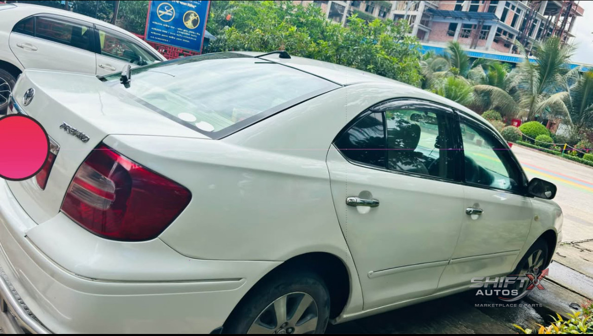 Toyota F Premio 2004