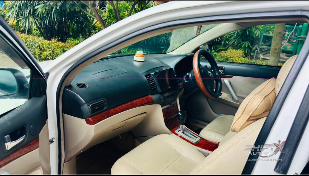 Toyota F Premio 2004
