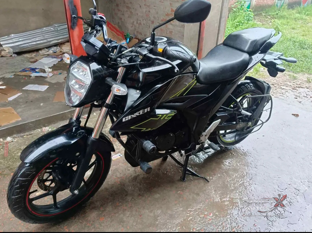 Suzuki Gixxer  carb 2025 model