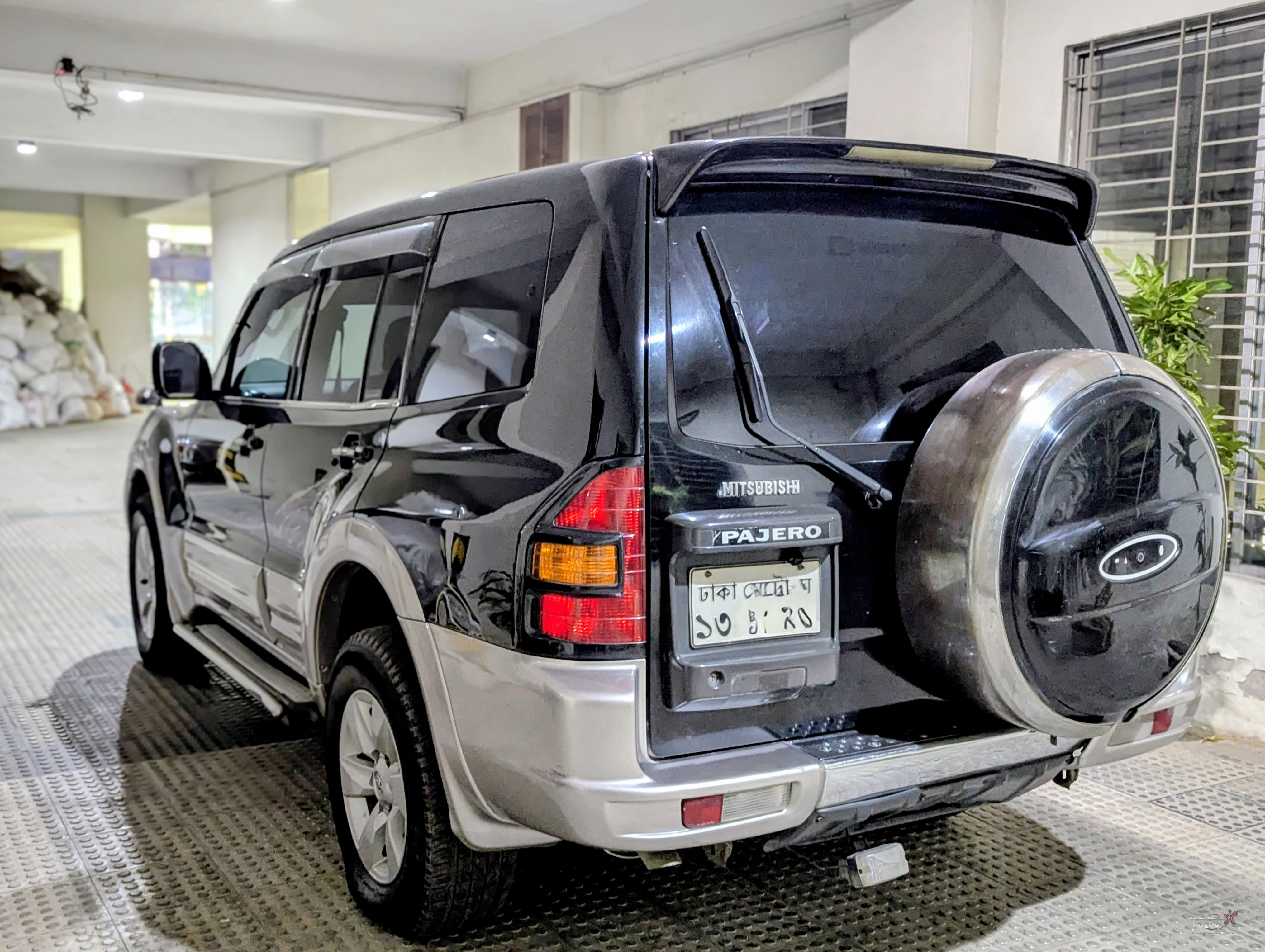 Mitsubishi Pajero V73