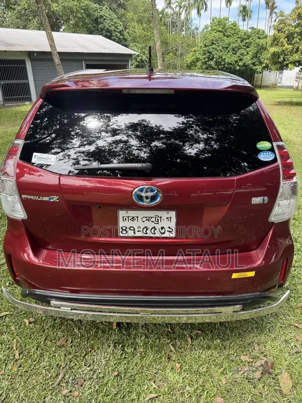 Toyota Priua 2018 Maroon