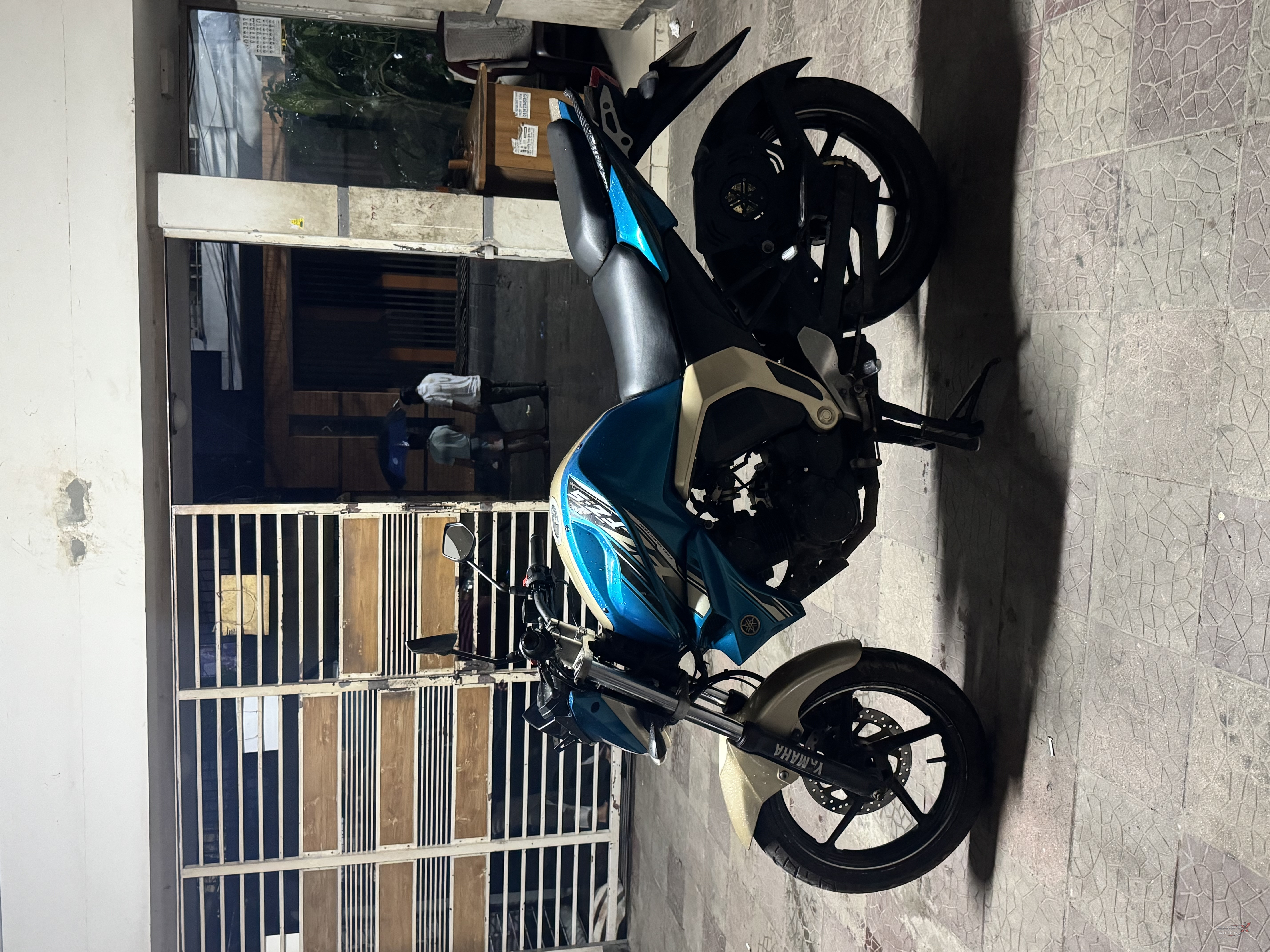 Yamaha fzs v2