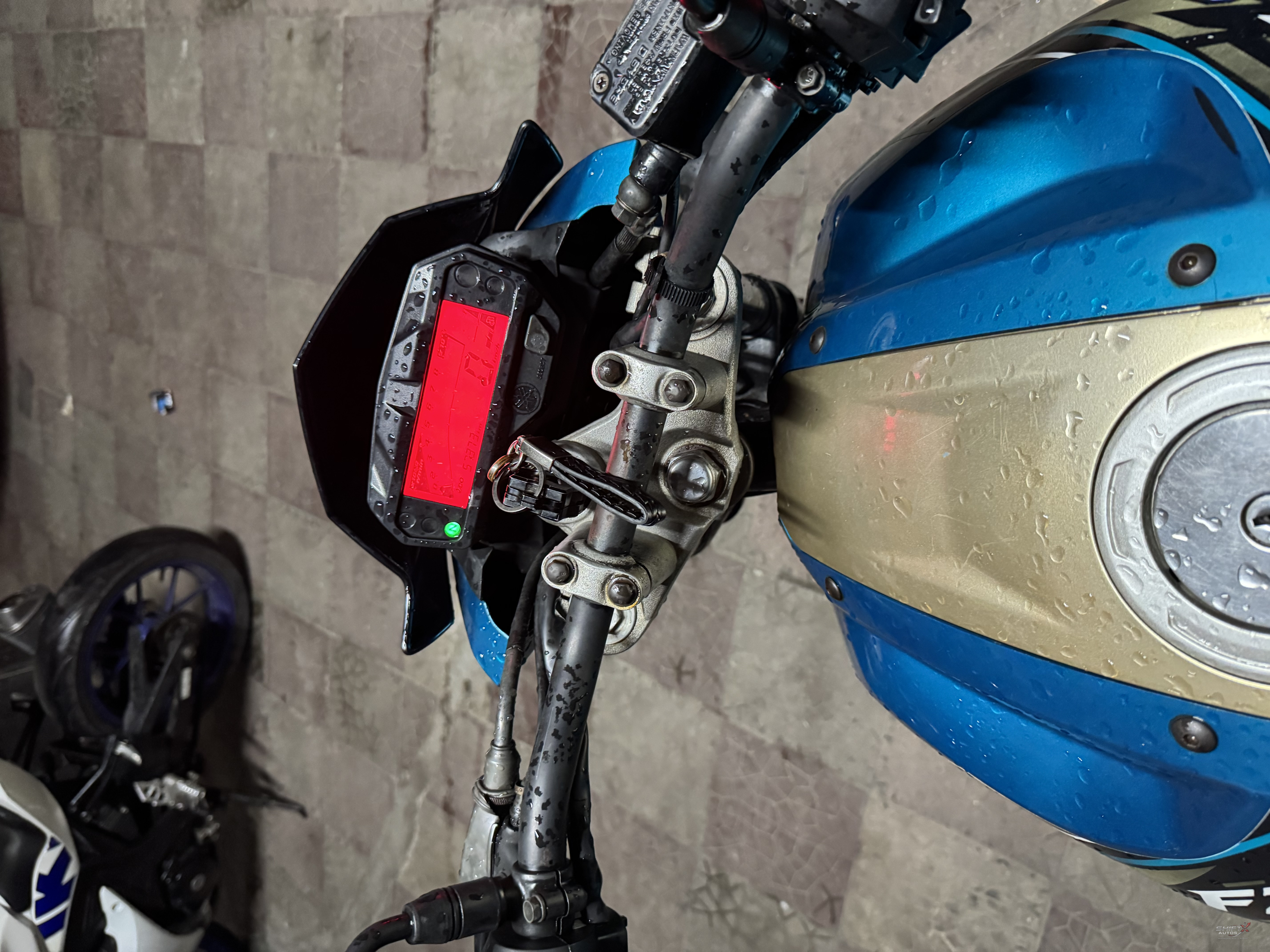 Yamaha fzs v2