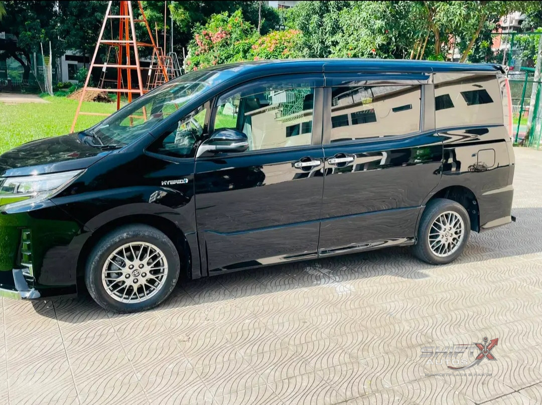 Maicrobus Toyota Noah WXB 2019 hybrid