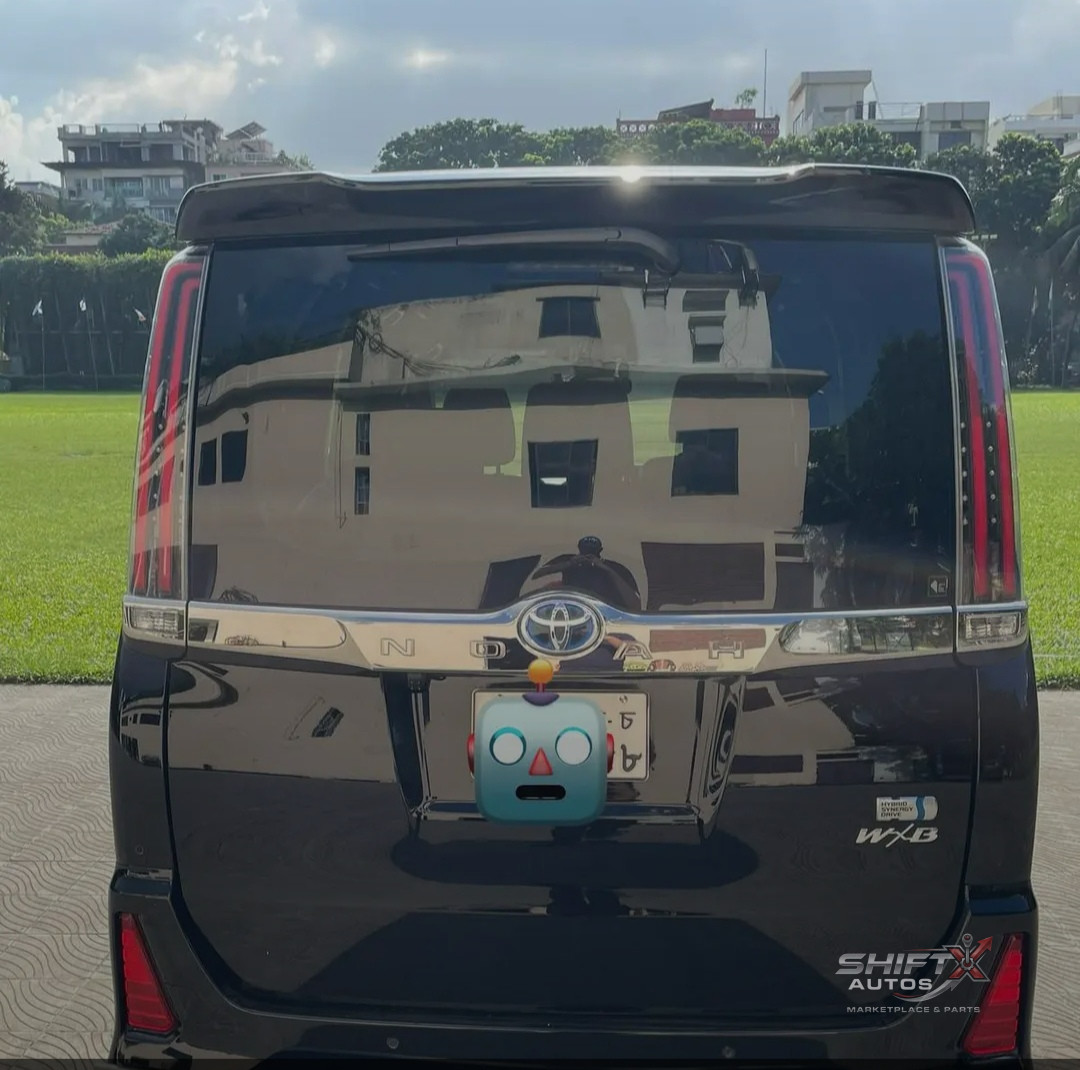Maicrobus Toyota Noah WXB 2019 hybrid