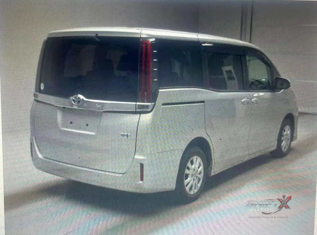Toyota  Noah X HAYBRID