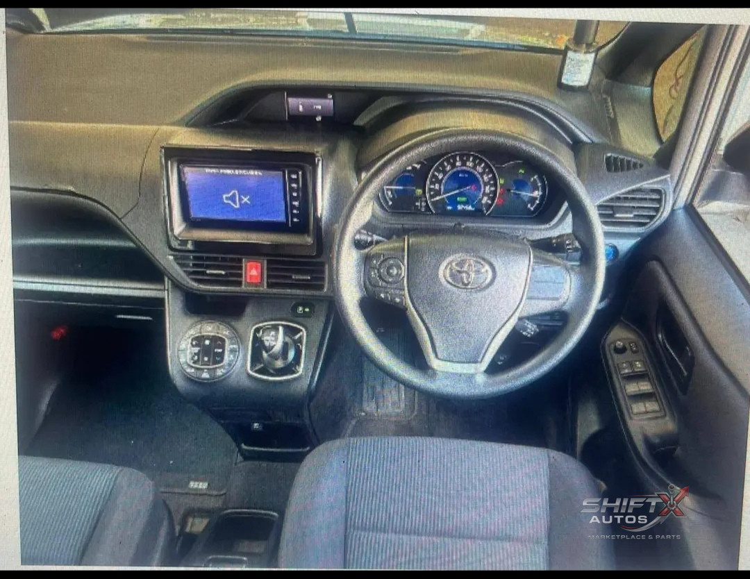 Toyota  Noah X HAYBRID