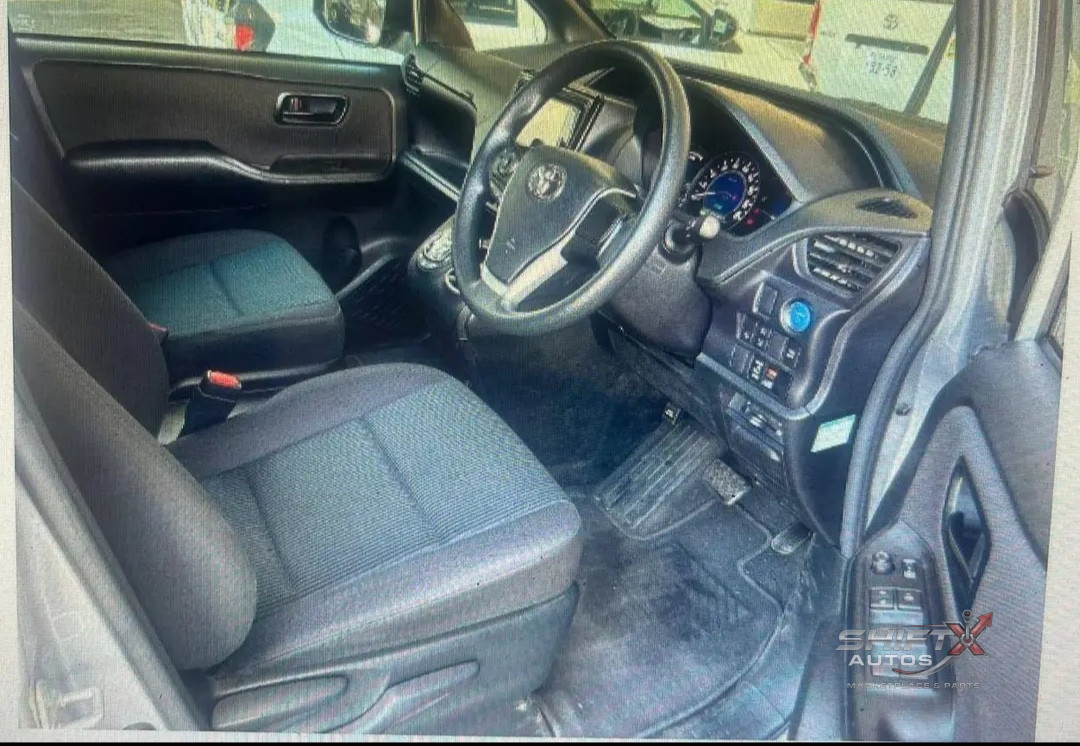 Toyota  Noah X HAYBRID