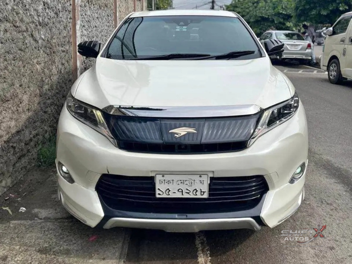 Toyota Harrier non hybrid only octane  model 2014 Reg 2017
