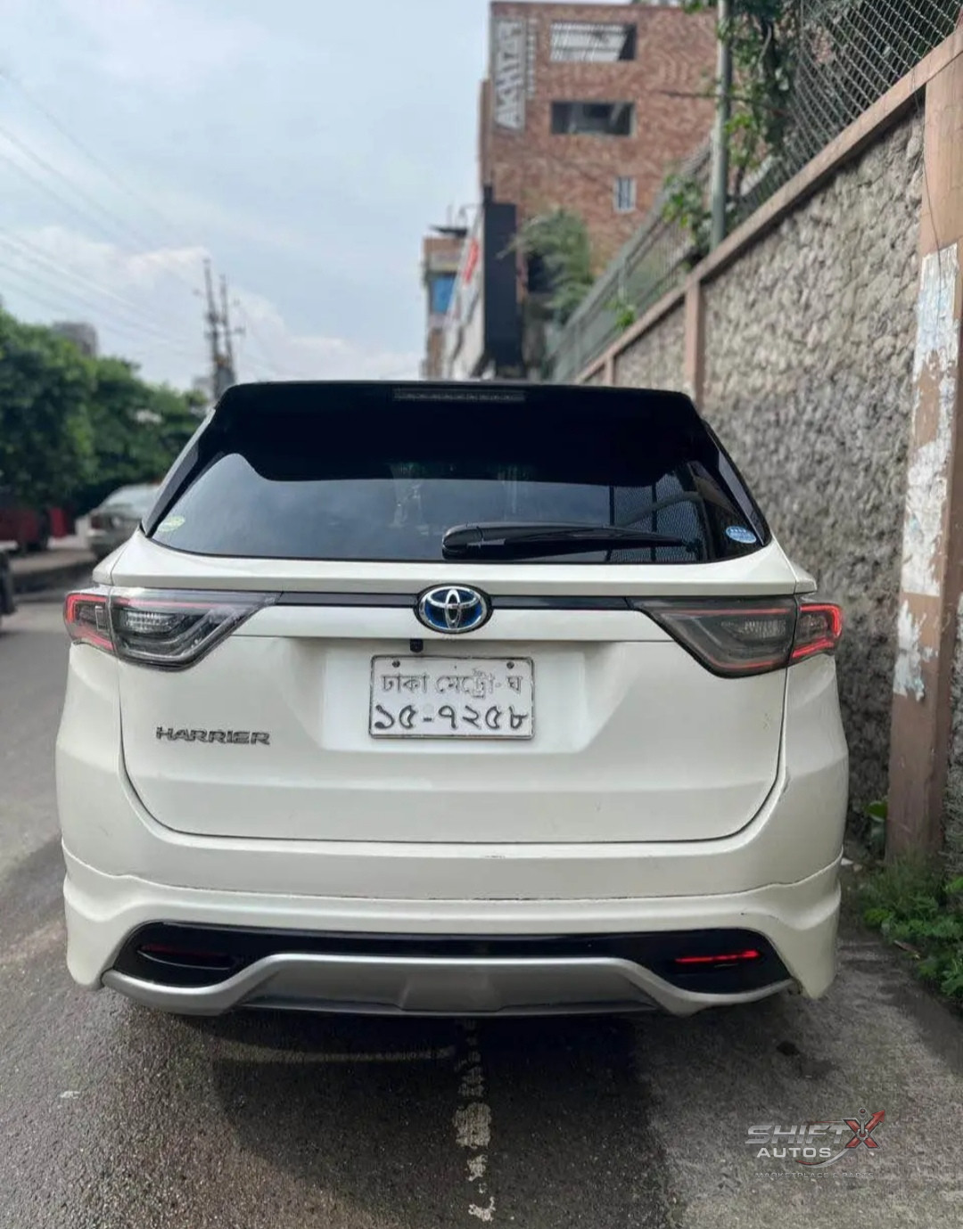 Toyota Harrier non hybrid only octane  model 2014 Reg 2017