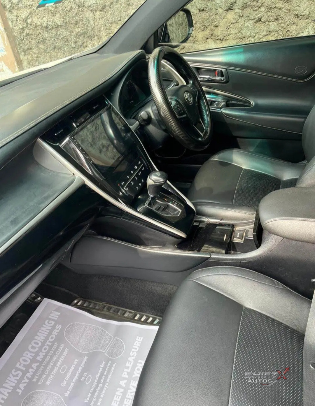 Toyota Harrier non hybrid only octane  model 2014 Reg 2017