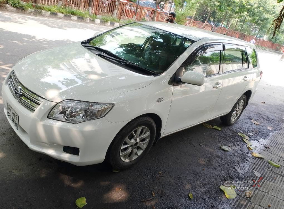 Toyota Axio Fielder 2012