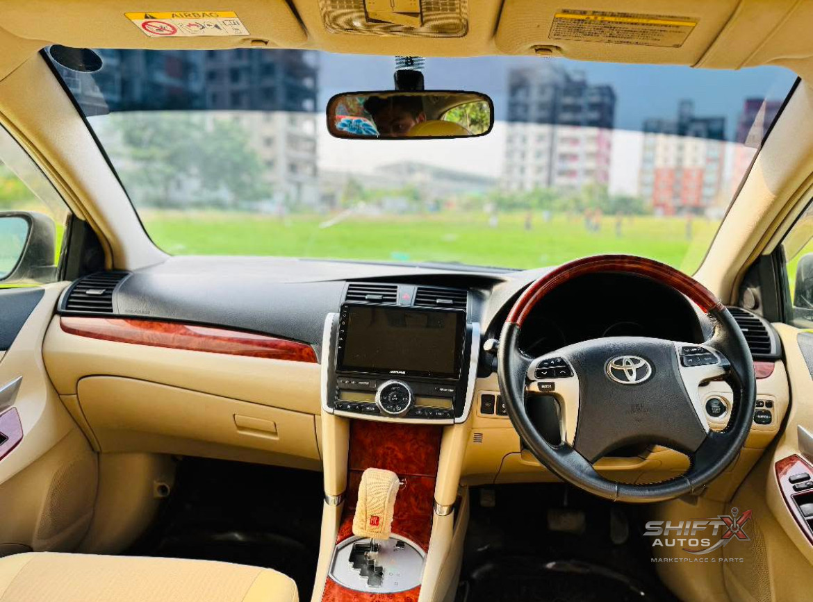 Toyota F Premio G Superior 2014