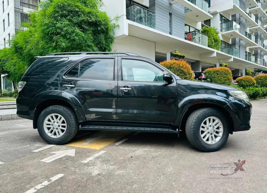 Toyota Fortuner V 2011