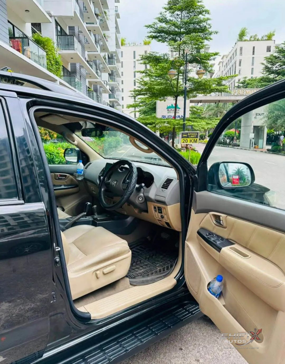 Toyota Fortuner V 2011