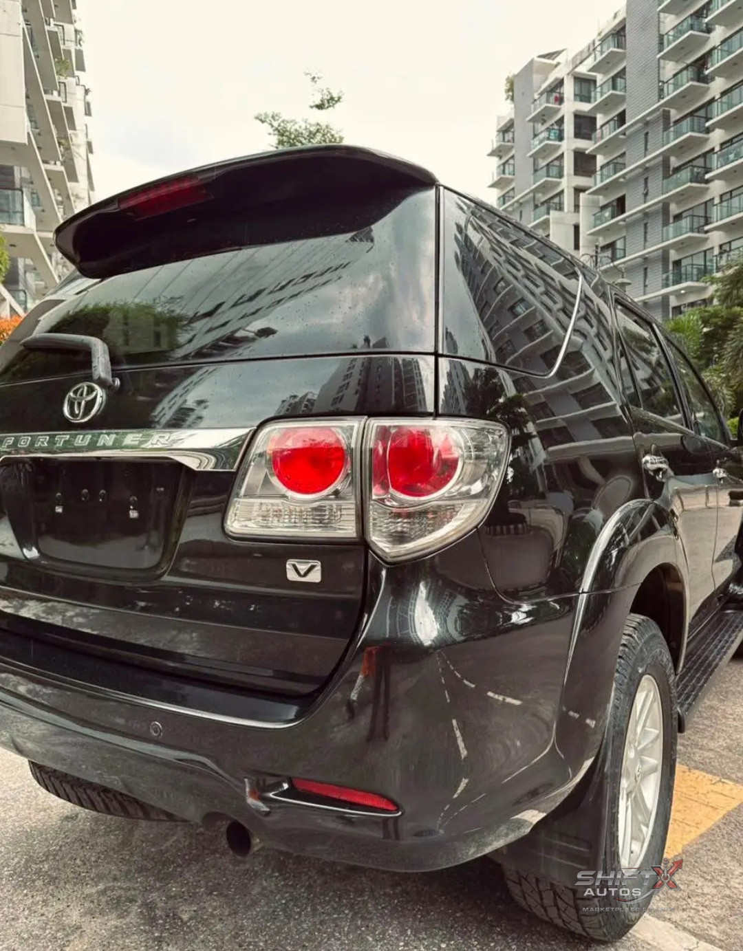 Toyota Fortuner V 2011